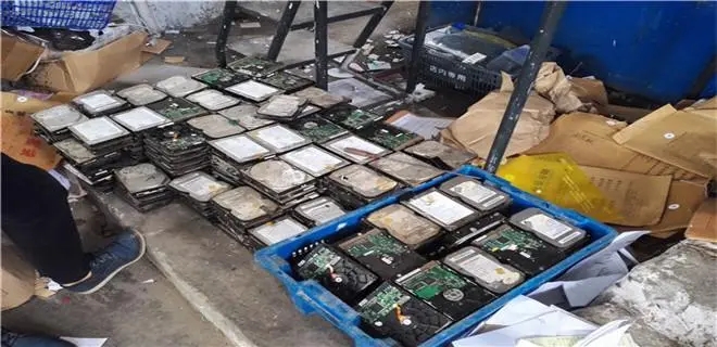 回收硬盘,回收电子产品,硬盘的粉碎销毁